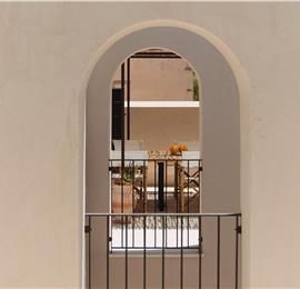 3 bedroom villa with heated pool in Noto, sleeps 6